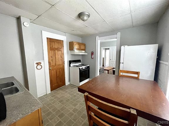 3rd image of 5 Sands St