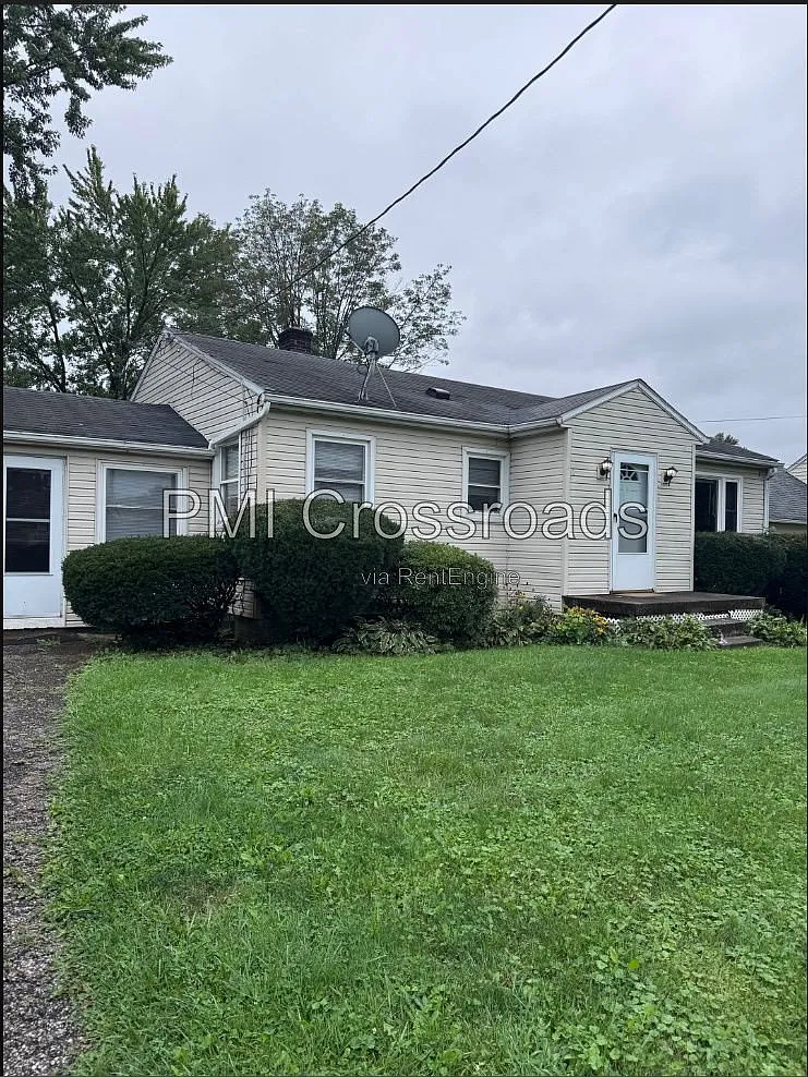 2 bed, 1.0 bath, 972 sqft, $1,145 — Photo 1