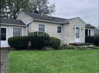 518 W Maple St, Hartville, OH 44632