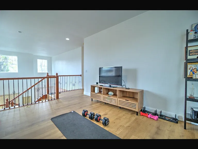 523 Danbury Pl — Photo 18