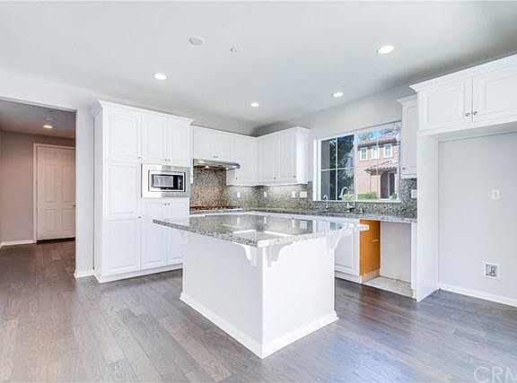 4th image of 410 Golden Bear Ln
