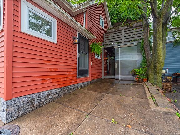 2nd image of 2356 Thurman Ave