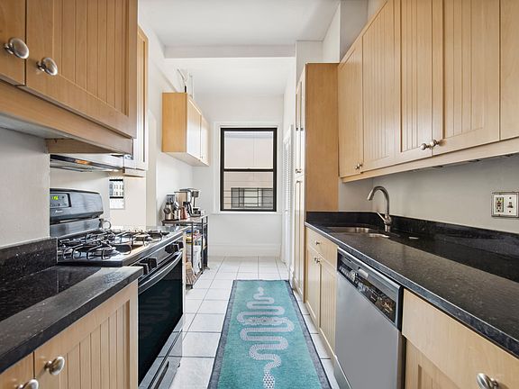4th image of 215 W 90th St APT 12G
