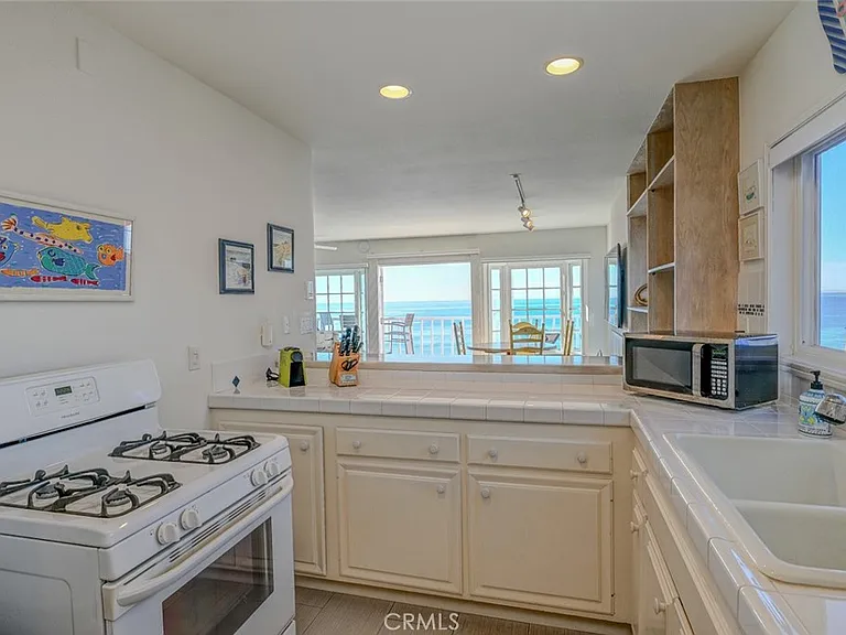 1021 Gaviota Dr — Photo 9
