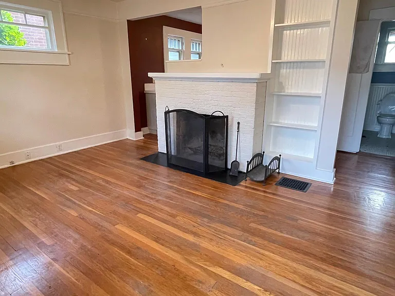 6701 NE Garfield Ave — Photo 2