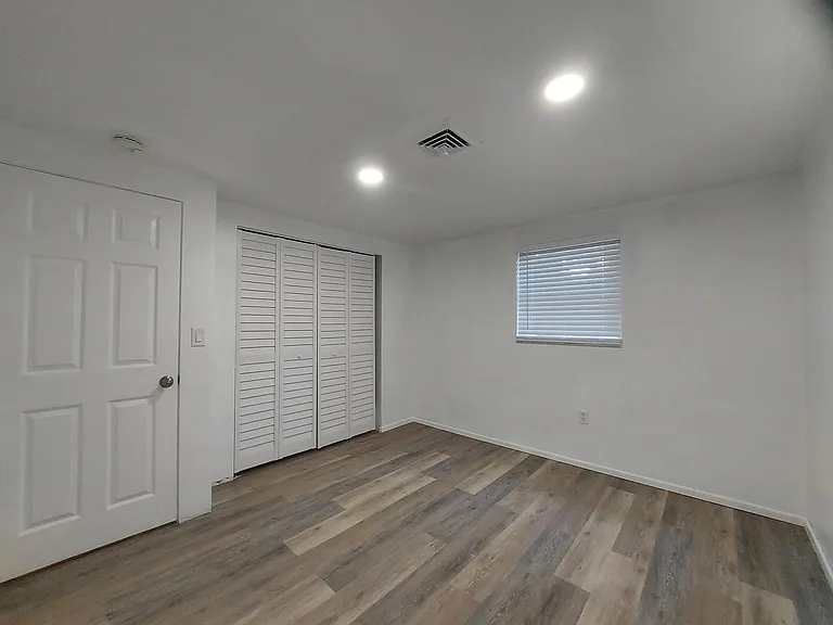 1071 Highland St — Photo 18