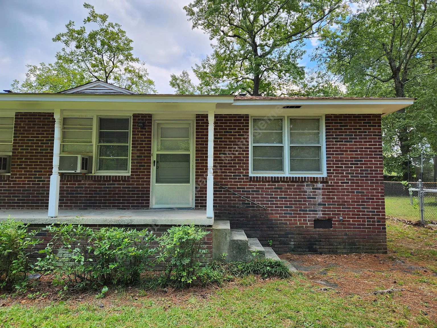 2 bed, 900 sqft, $1,150 — Photo 1