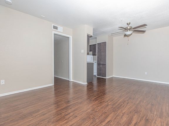 2 Bedroom 1 Bathroom dining and living room area