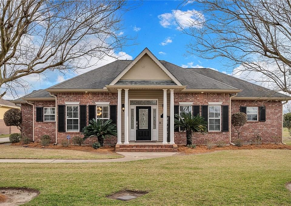 1st image of 157 Ingleside Rd