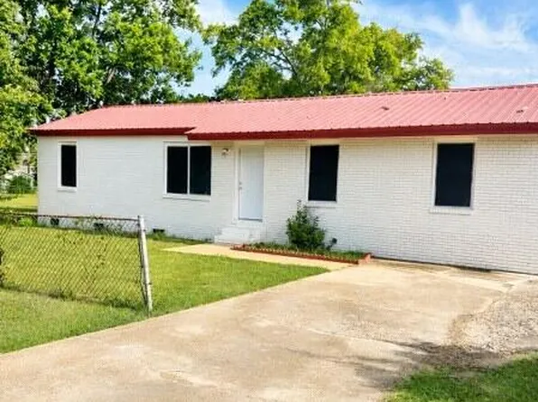 402 E Main St, Okolona, MS 38860