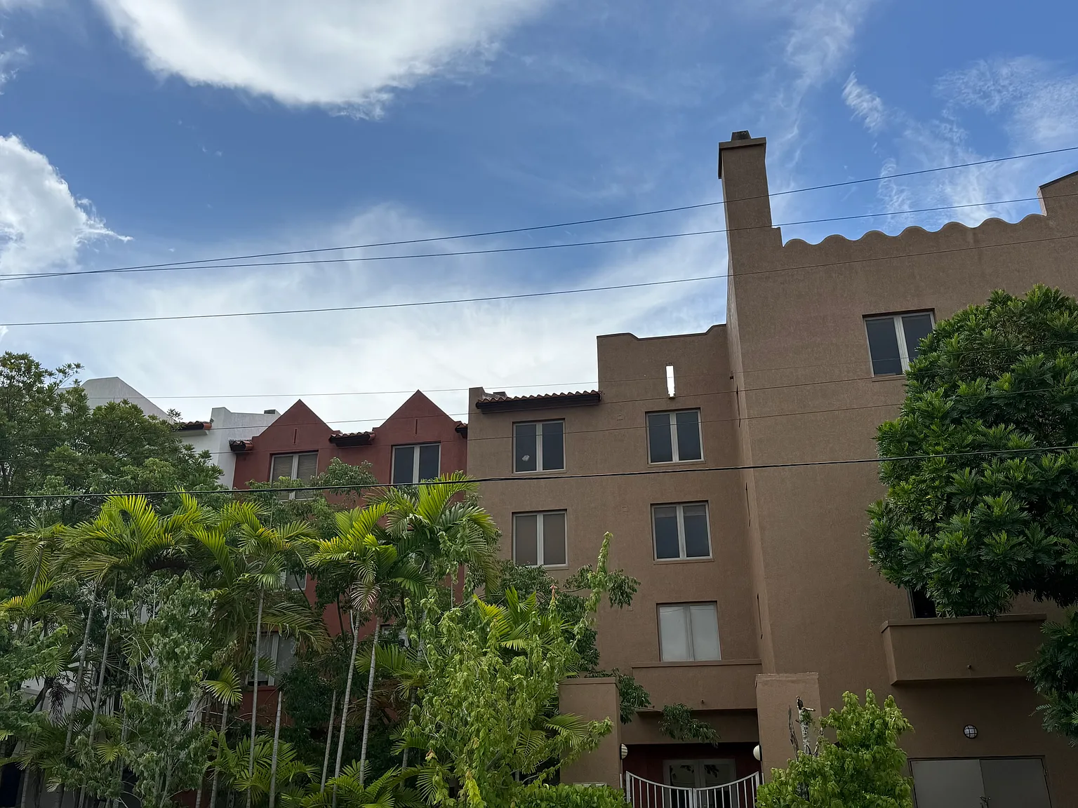 1 bed, 689 sqft, $2,350 — Photo 2