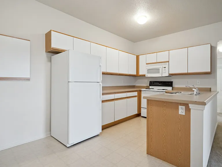 Stonegate Village Apartments — Photo 20