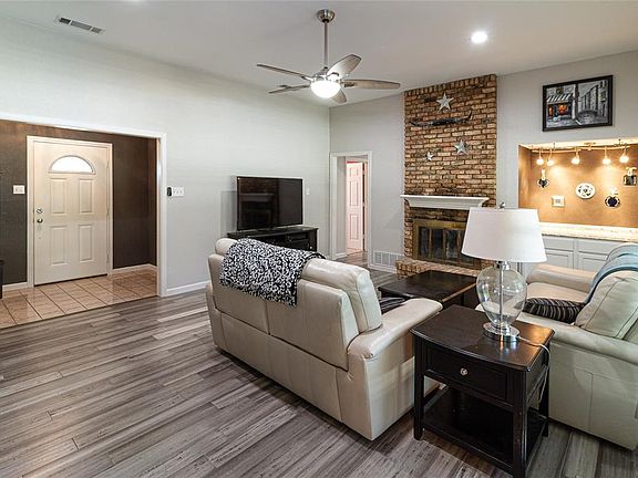 3rd image of 16235 Red Wood Cir W