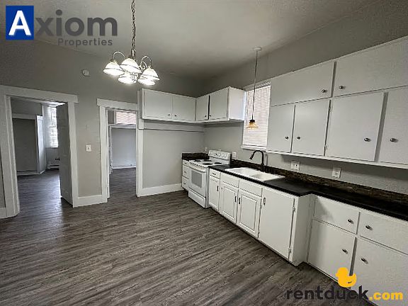 2nd image of 637 N Harrison Ave