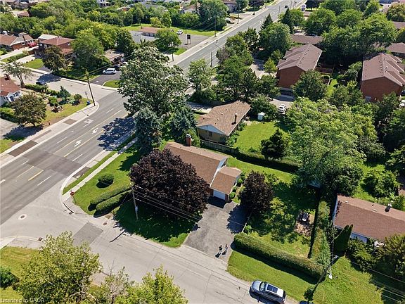4th image of 226 Corman Ave