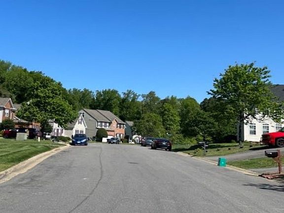 5th image of 1300 Selma Ln