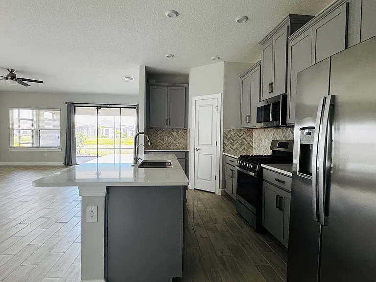 11035 Devonbridge Dr — Photo 37