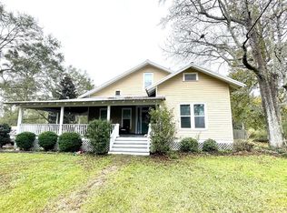 15 Railroad St, Carriere, MS 39426
