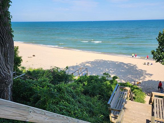 5th image of Beachview Dr