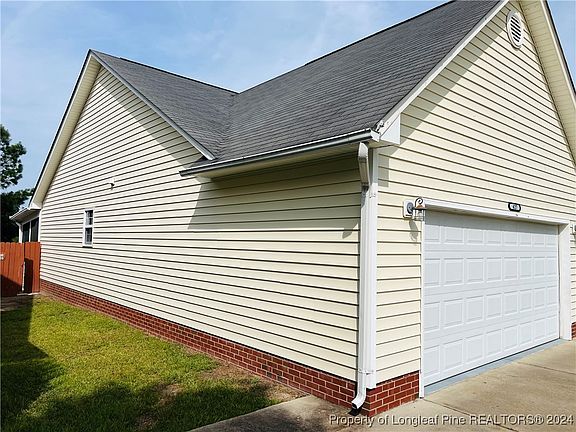 4th image of 427 Derby Ln