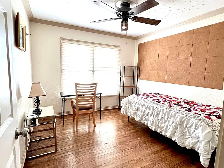 Room C with bed and study table and closet for clothes