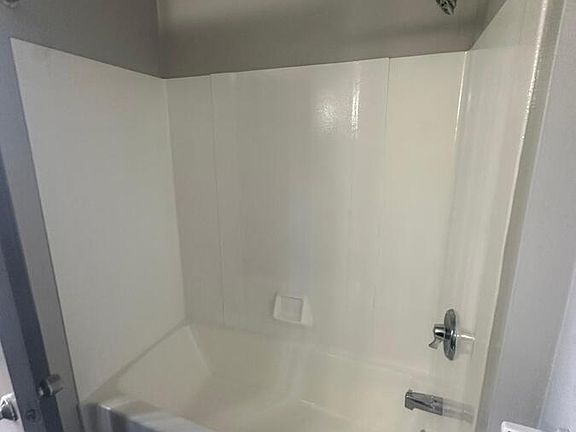 5th image of 228A Asylum Ave #302