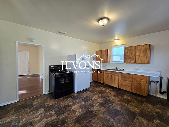 3rd image of 213 Tieton Ave