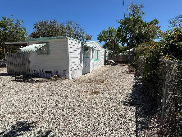 245 Lee Ave — Photo 10