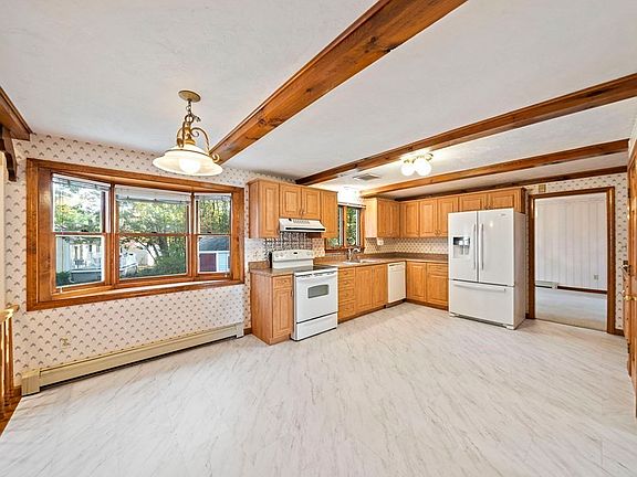 4th image of 115 Essex Heights Dr