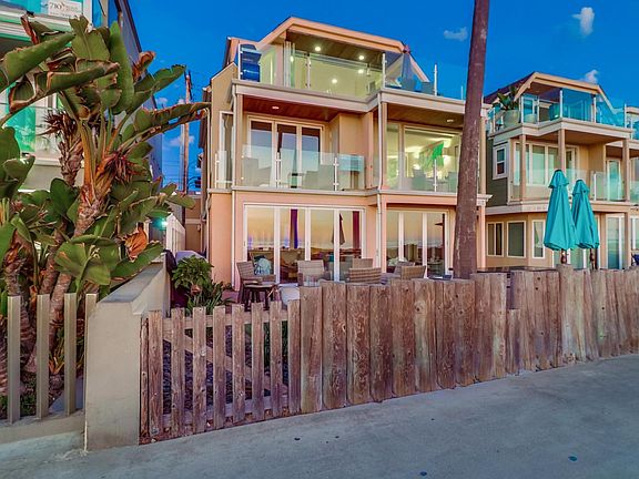 4th image of 2985 Ocean Front Walk #B