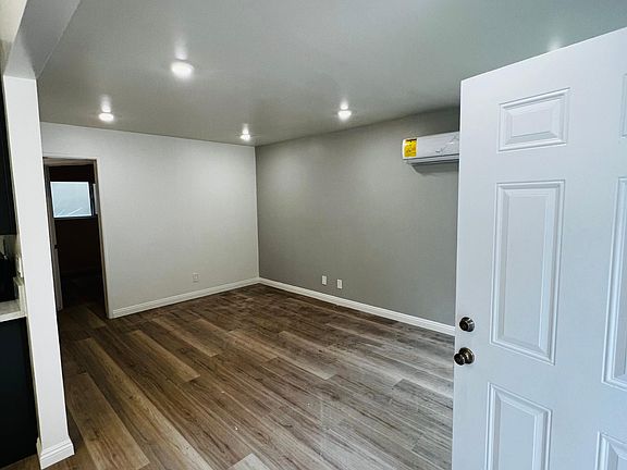 3rd image of 4327 Lankershim Blvd #2-7