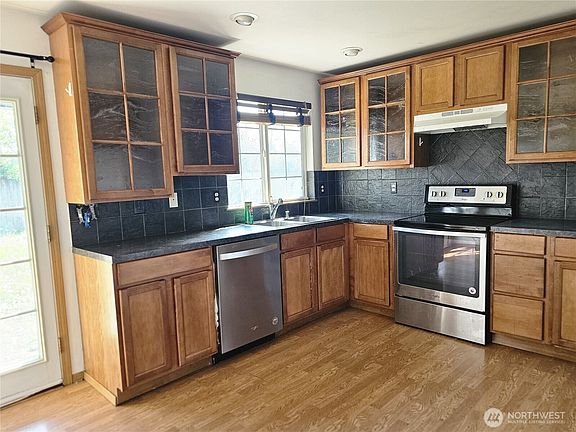 5th image of 9706 203rd Avenue Ct E