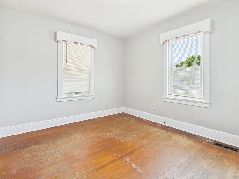 512 Maple St — Photo 11