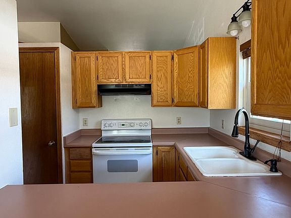2nd image of 3114 Hager Ln
