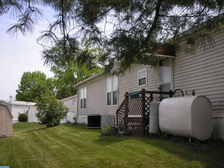 2nd image of 100 Ritz Ave