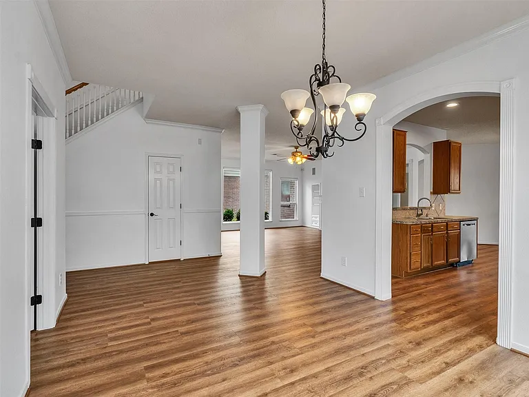 9915 Valance Way — Photo 12