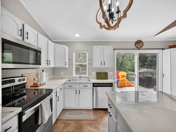 4th image of 504 Wall Ave