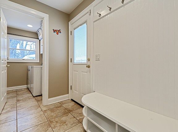5th image of 409 N Warwick Ave