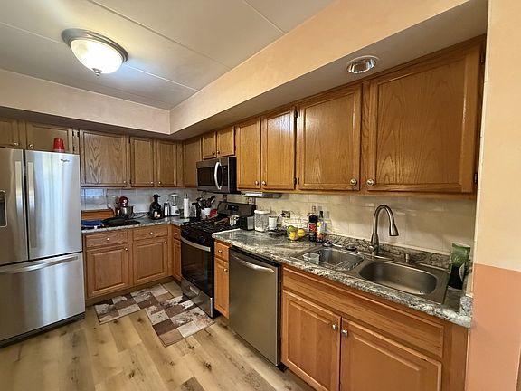 4th image of 9211 S Roberts Rd APT 1B