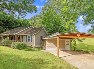 392 Lower Grassy Branch Rd, Asheville, NC 28805