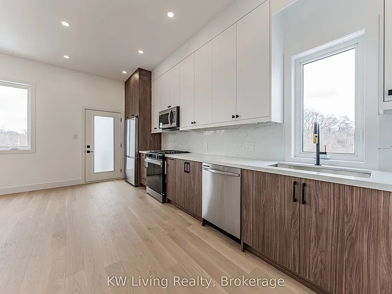 712 Eglinton Ave E — Photo 38