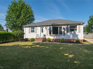 7600 Malibu Dr, Parma, OH