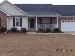 195 Victory Dr, Raeford, NC 28376
