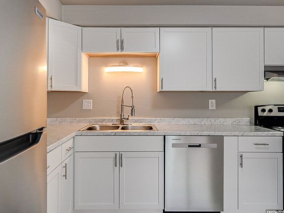 3rd image of 2323 Eastman Ave #1002-08