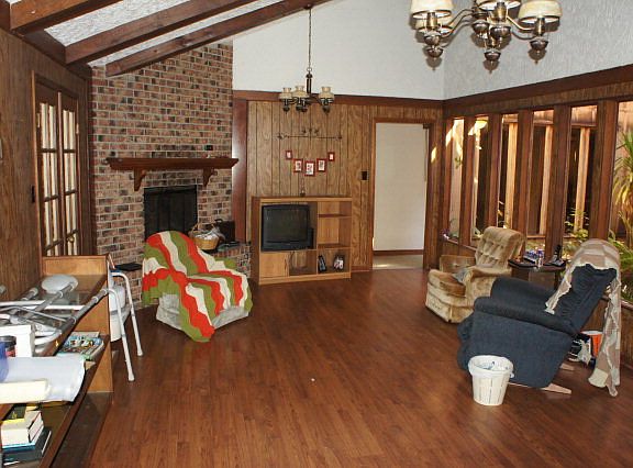 5th image of 301 Lake Crescent Cir