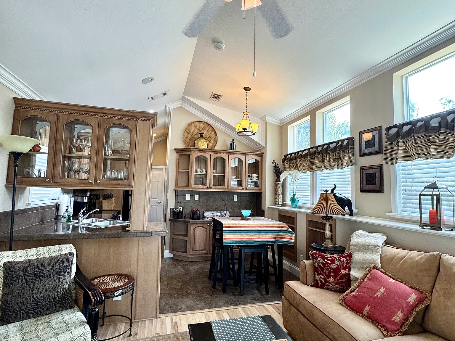 1 bed, 600 sqft, $1,700 — Photo 2