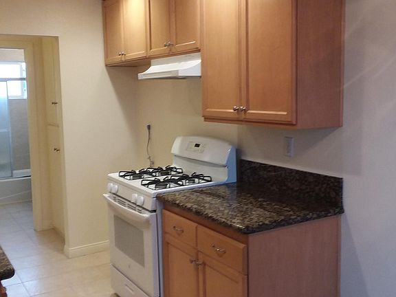 4th image of 24832 Oak St #6