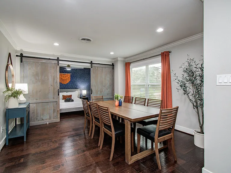 4749 Benning Dr — Photo 7