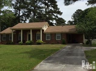 611 S Bay St, Rose Hill, NC 28458