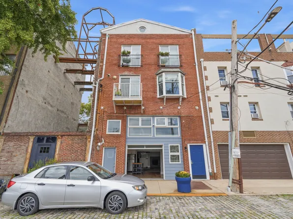 310 N Water St, Philadelphia, PA 19106